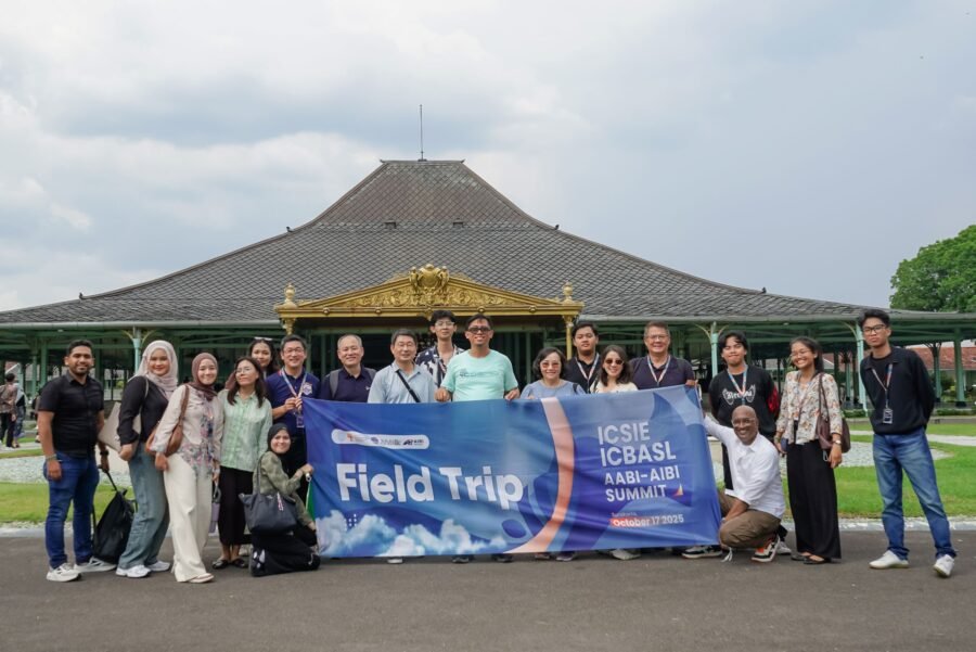 ICSIE 2025 sukses diselenggarakan di Surakarta. Tiga hari konferensi ini mempertemukan akademisi dan inovator dalam mendorong inovasi berkelanjutan global.