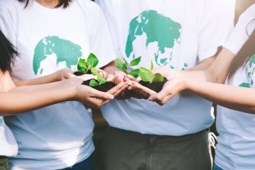 Pidato Presiden Prabowo di Sidang Umum PBB ke-80 menandai arah baru industri Indonesia secara optimis. Pangan, iklim, dan energi menjadi fondasi strategis kebijakan dan transformasi industri menjadi fokus utama yang beliau sampaikan.