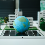 Memasuki tahun 2025, lanskap regulasi keberlanjutan di Indonesia dan global mengalami eskalasi signifikan. Paradigma kebijakan bergeser dari pendekatan kepatuhan administratif menuju pengelolaan isu lingkungan, sosial, dan iklim yang berbasis kinerja, bukti, dan keterukuran.