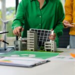 Di Indonesia, kewajiban membuat sustainability report semakin menguat seiring meningkatnya tuntutan regulator, investor, dan masyarakat terhadap transparansi dan akuntabilitas kinerja keberlanjutan perusahaan.