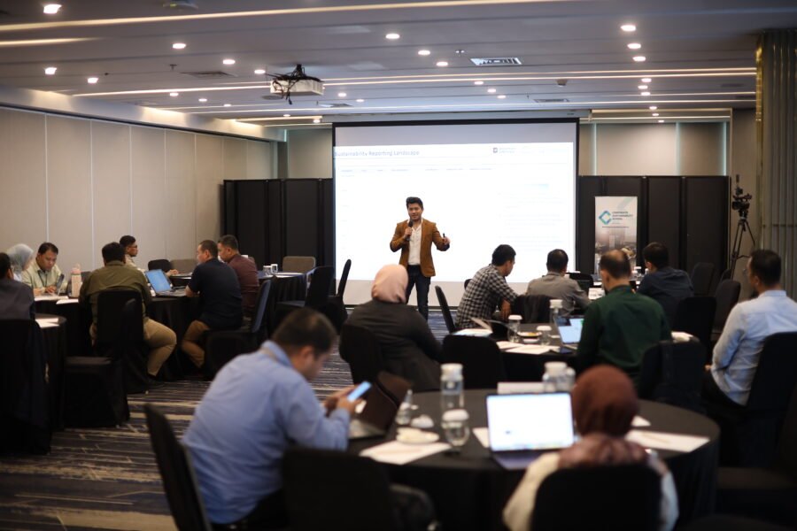 Sustainability training kini menjadi fondasi strategis bagi perusahaan untuk membangun kapabilitas internal, memastikan kepatuhan, sekaligus menciptakan nilai bisnis jangka panjang.