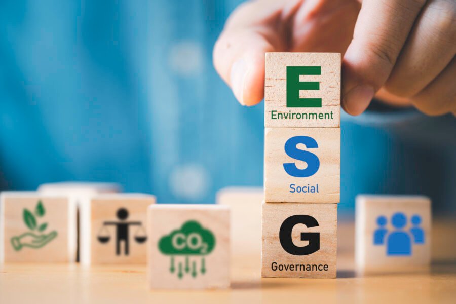 ESG atau Environmental, Social, & Governance adalah kerangka kerja yang digunakan untuk mengukur dampak lingkungan (Environmental), sosial (Social), dan tata kelola perusahaan (Governance) dalam kinerja dan pengambilan keputusan bisnis.